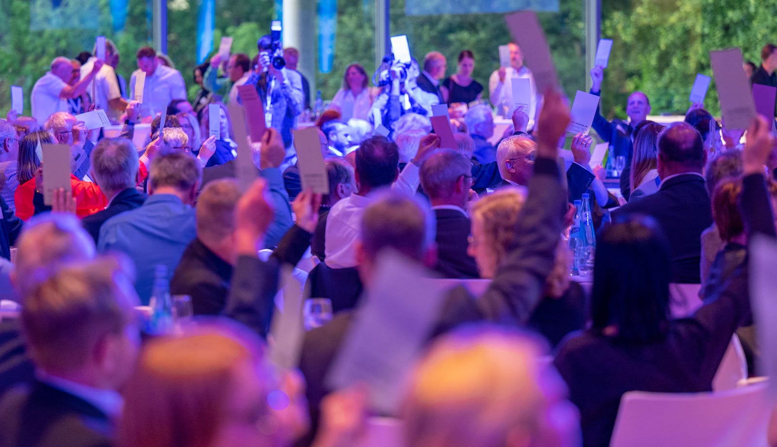 HSG Hanau überwältigt vom Erfolg des 'Abends der Demokratie'